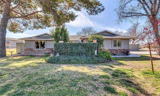Gilbert House | Charming, Pet-friendly, 3-bedroom home in Gilbert with AC, WiFi, pool, hot tub