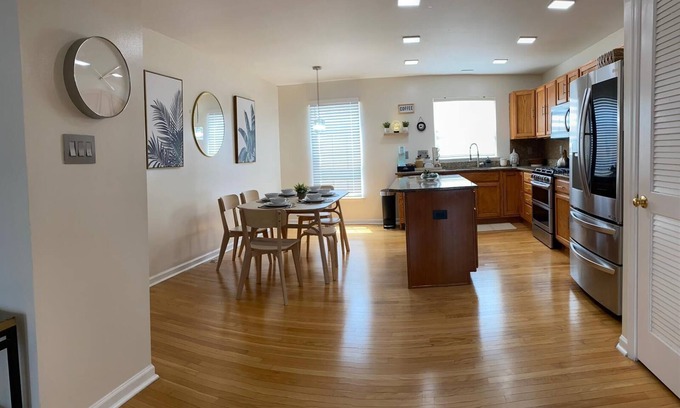 Olde Richmond House | Charming Philadelphia Retreat 3BR Townhome, WiFi, AC & Private Garage Parking!