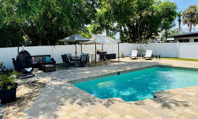 Villas House | Charming pool house - 3 bedrooms and amazing outdoor area