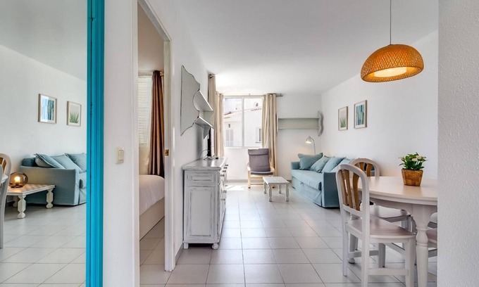 Sant Pol De Mar Apartment | Charming, quiet and bright sea-side apartament
