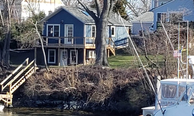 Kittery Cottage | Charming, quiet waterfront cottage with WiFi, parking, on island by Portsmouth
