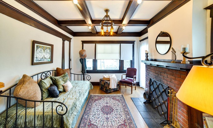 Redlands Apartment | Charming Redlands Duplex Near Park w/Shared Yard