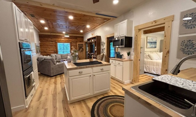 Cotter House | Charming, Remodeled Cottage in the Heart of Cotter, Walk to the White River
