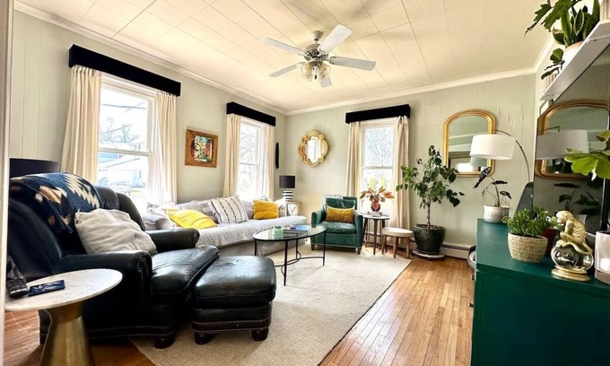 Naples House | Charming renovated farmhouse in Naples NY
