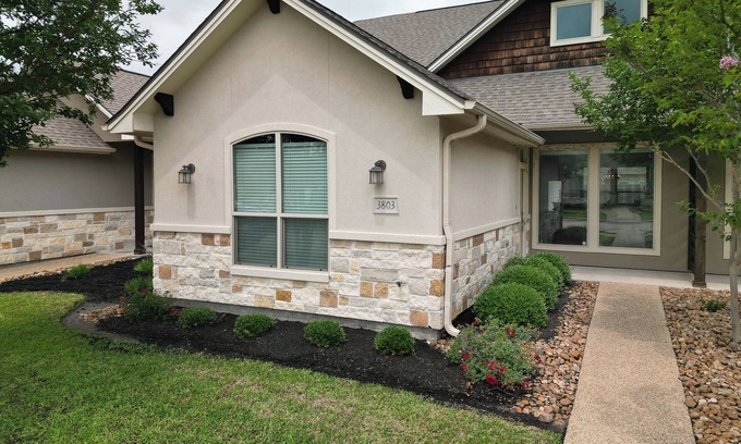 College Station House | Charming Retreat in College Station