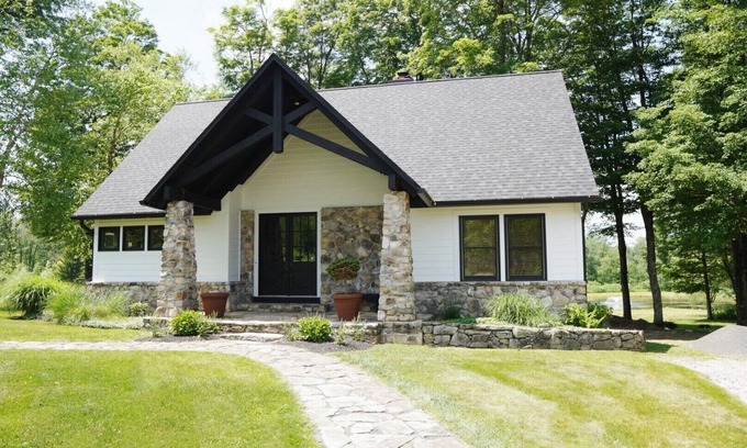 Goshen House | Charming Retreat at Stone Hill Estate – Nature Meets Luxury