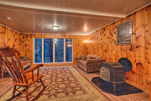 Town of Bleecker House | Charming Rural Retreat Great Sacandaga Lake Area!