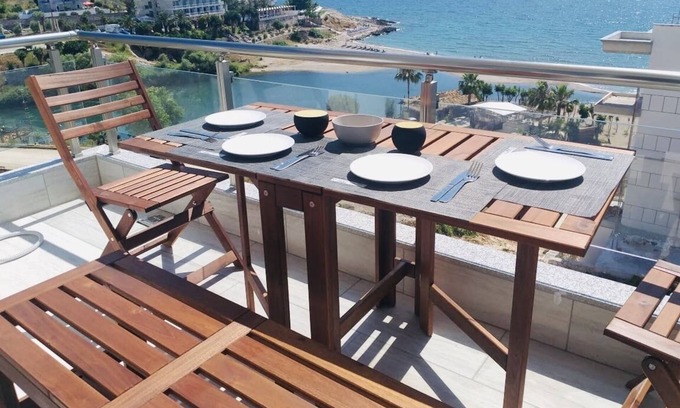 Aliko Apartment | Charming Seafront Appartment