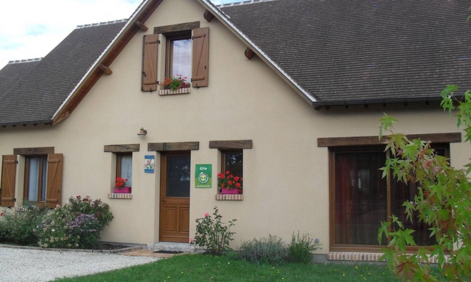 Chaon Cottage | Charming Sologne Retreat: Spacious, Comfortably Decorated, with Terrace and Beautiful Garden