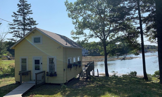 West Southport Cottage | Charming Southport Island Cottage on Cozy Harbor with Sunny Deck - Sleeps 6!