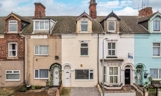 Goole House | Charming & Spacious 4-BR Home in Goole