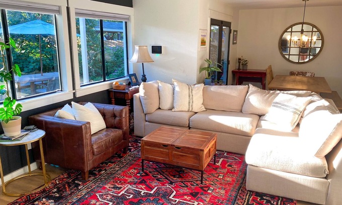 Cherry Creek House | Charming & Spacious South Austin Home