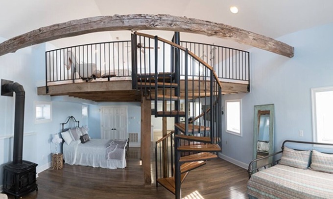 Forest Cottage | Charming Stable Cottage Located on West Manor Estate