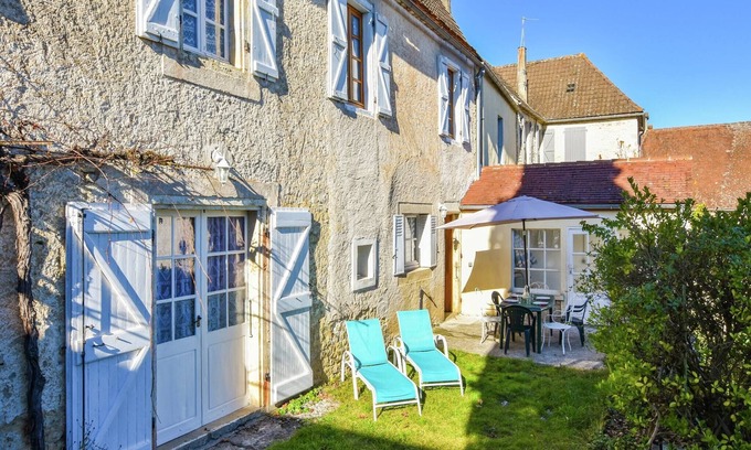 Montfaucon House | Charming Stay in Montfaucon
