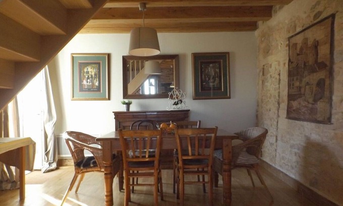 Gourdon House | Charming stone cottage in heart of medieval town but close to countryside