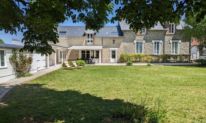 Mareau-aux-Bois Cottage | Charming Stone House with Park, Game Room, High-Speed WiFi, and Tennis Nearby