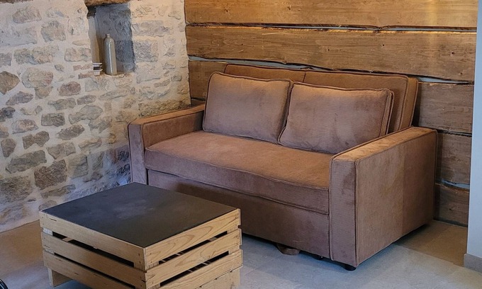 Val-Revermont House | Charming stone house with direct access to hiking trails