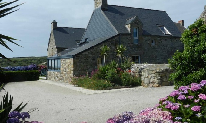 Jobourg Cottage | Charming stone house with garden and wifi, near the sea