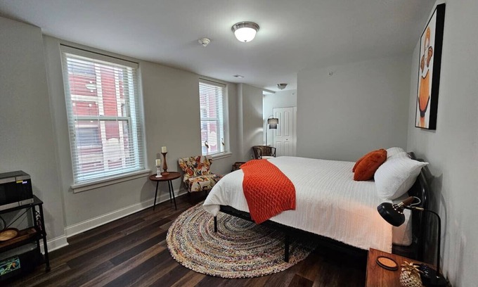 Champaign Apartment | Charming Studio at The Inman - 212