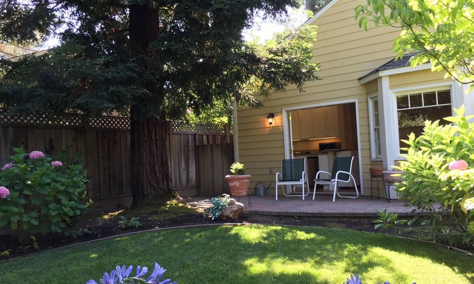 Los Gatos Apartment | Charming studio cottage w/lovely gardens, close to town
