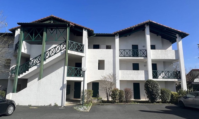 Cambo-les-Bains Apartment | Charming Studio in Central Cambo-les-Bains, Near Spa, Terrace, Parking, Pets Allowed, WiFi