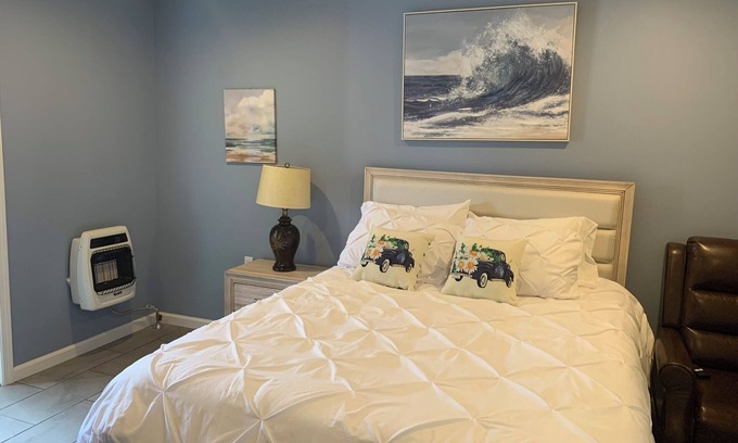 South Pensacola Apartment | Charming studio in lovely Pensacola with AC, Wi-Fi & firestick