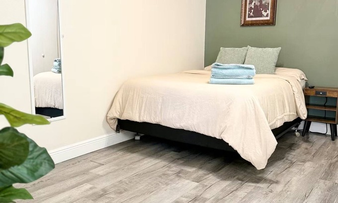 Carrollwood Apartment | Charming studio in Tampa with AC Cozy Tampa Hideaway Near Airport Peaceful Stay