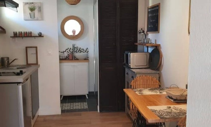 Lestonat - Monsejour Apartment | Charming studio with sofa bed