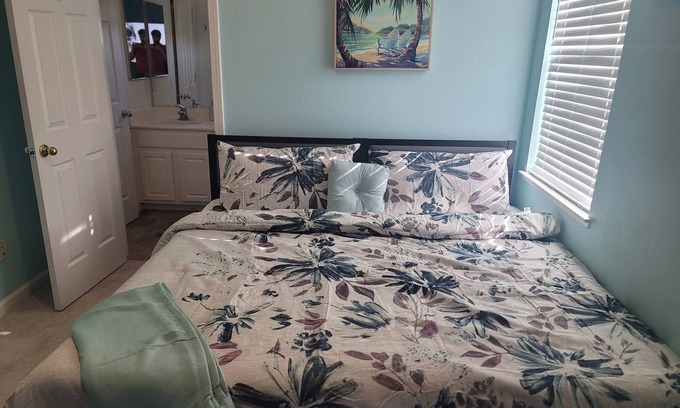 Brentwood House | Charming Suite: Private Bath and Kitchen
