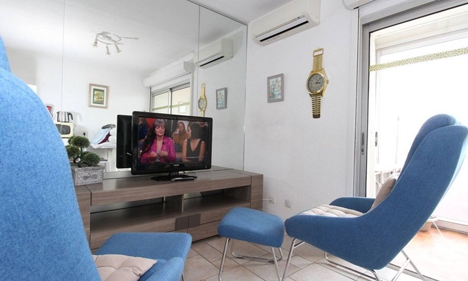 Balaruc-les-Bains Apartment | Charming T1 Apartment with A/C, 100m from Thermal Baths, Fully Equipped Kitchen, Private Loggia