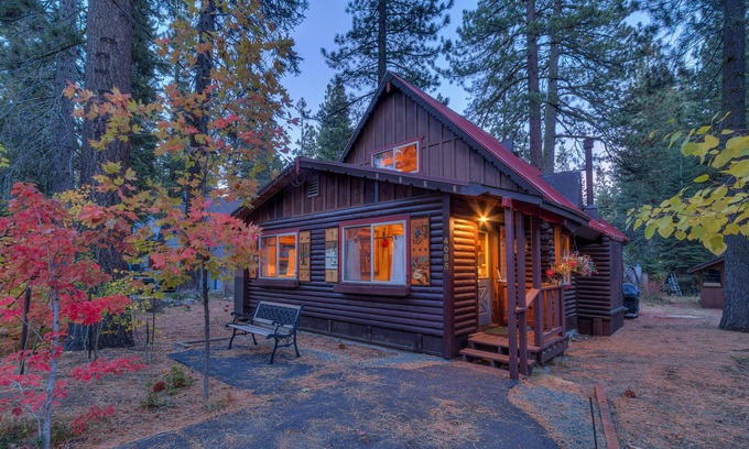 Tahoe Pines Cabin | Charming Tahoe Pines Log Cabin at low elevation. See discounts. Fast internet!