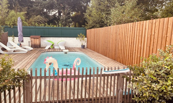 Perigueux House | Charming town house with pool and garden