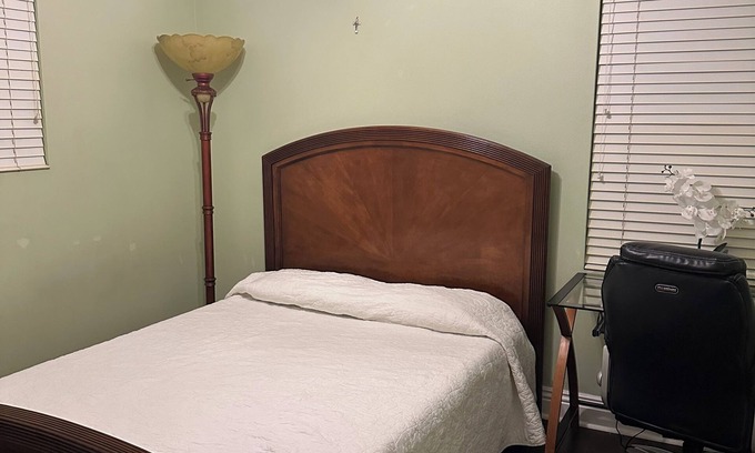 La Sierra House | Charming townhome with WiFi and AC in delightful Riverside