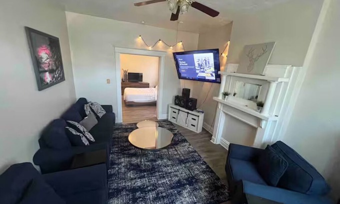 St. Louis House | Charming townhome with WiFi and AC in lovely St. Louis