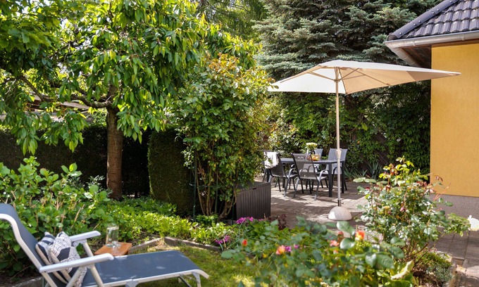 Bornstedt House | charming townhouse with garden, WiFi and Netflix