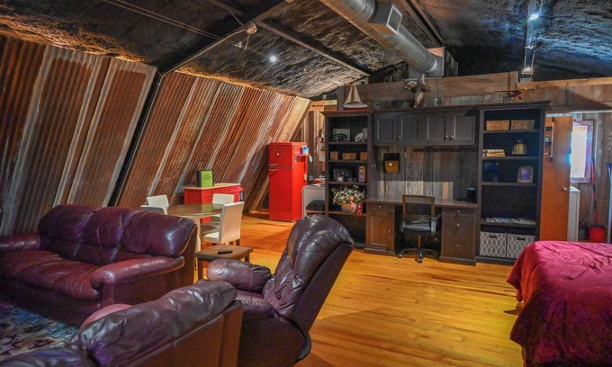 Gatesville Apartment | Charming upstairs barn loft apartment in Gatesville