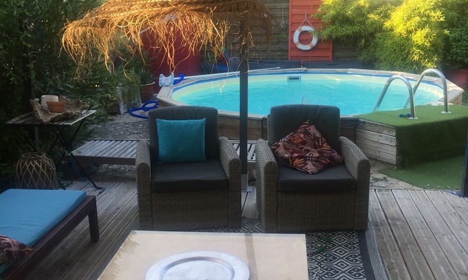 L'Isle-sur-la-Sorgue Villa | Charming villa with pool near downtown in quiet area.