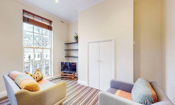 Finsbury Apartment | Charming Victorian 1-Bed Flat-3 mins to bus stop