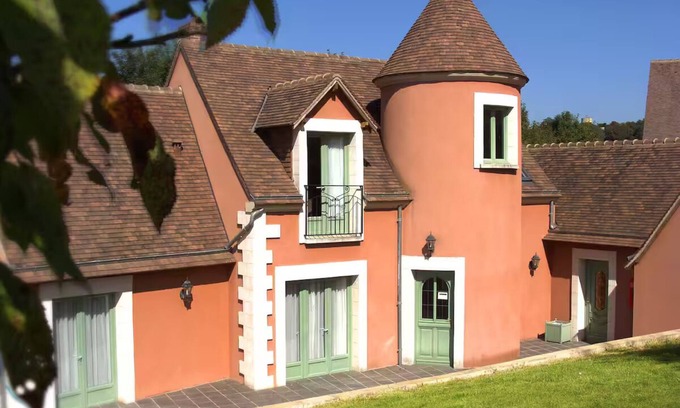 Belleme House | Charming villa for 9 people, facing the Bellême Golf Course – Nature & Comfort