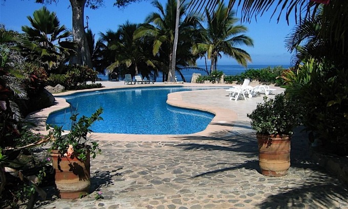 Platanitos Villa | Charming Villa on Peaceful Gated Peninsula