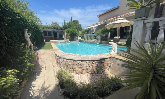 Vitrolles House | Charming villa, pool and jacuzzi in Provence