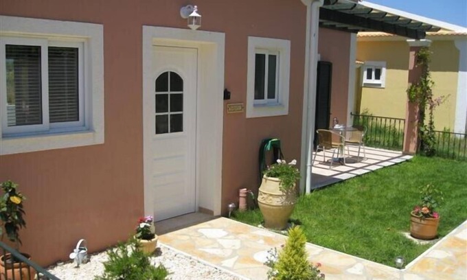 Ag. Georgios Villa | Charming Villa with Garden, 10-Min Walk to St. George Beach, Close to Amenities