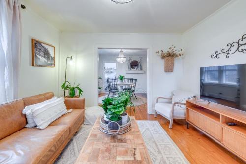 Farmville House | Charming Virginia Retreat with Covered Porch and Yard!