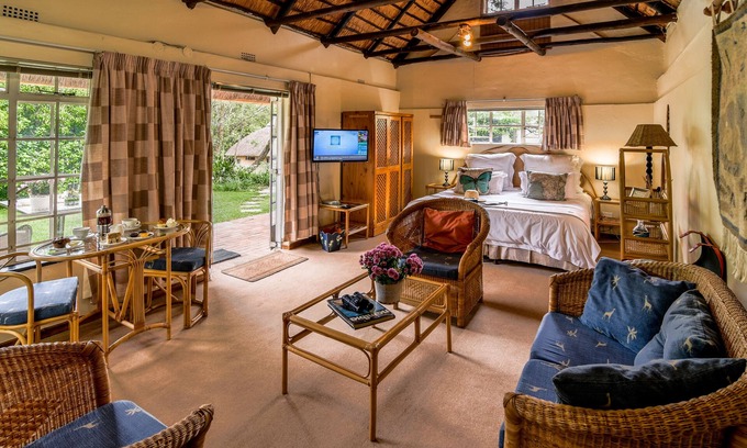 Muldersdrift House | Charming Yellowwood cottage for 2 people in spacious garden!