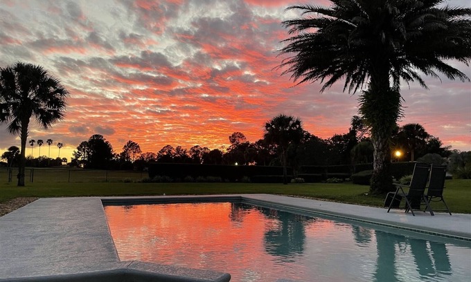 Groveland House | Chasing Buoys at Swiss, Waterski Paradise and Golf Course View, Private Pool/Spa