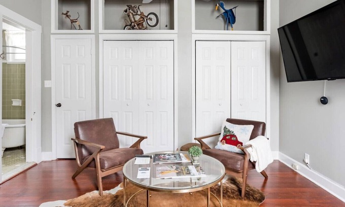Germantown House | Chat on Garden Swings Germantown Getaway