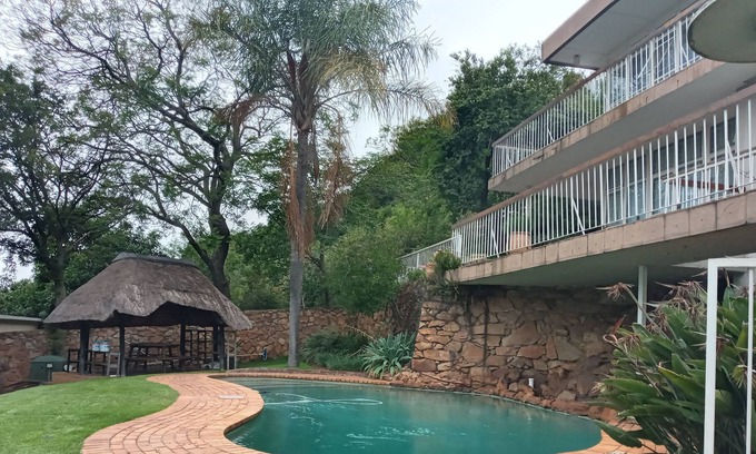 Northcliff House | Cheap Classy Accomodation
