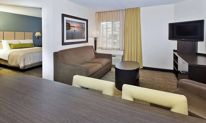 Ashley Oaks House | Check out East Tennessee History Center! 2 Family-friendly Units W/Kitchens!