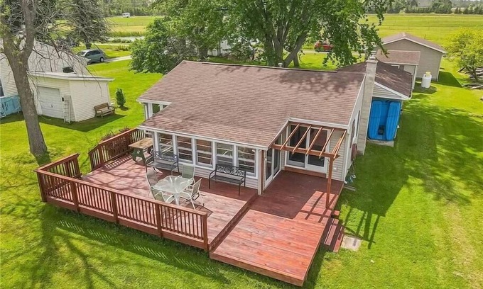 Kent House | Cheerful 2 Bedroom home on Lake Ontario