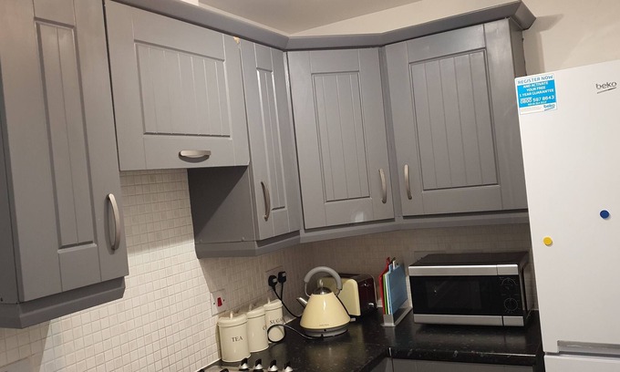 Newark upon Trent House | Cheerful 3 Bedroom house with free parking on site
